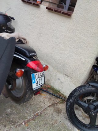Kymco Scooter Negra