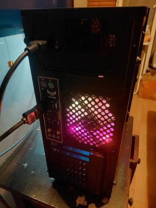 Torre Gaming Antec Negra 230e solo hoy