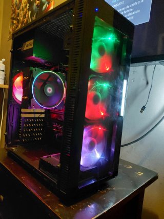 Torre Gaming Antec Negra 230e solo hoy