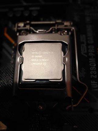Torre Gaming Antec Negra 230e solo hoy
