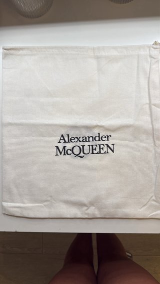Sneakers Alexander McQueen Bianche e Nere