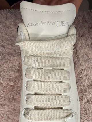 Sneakers Alexander McQueen Bianche e Nere