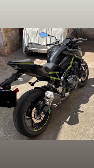 Kawasaki Z900 2021 Negra y Verde