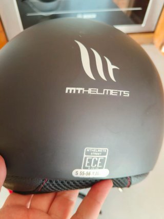 Casco MT Helmet Talla S-M Negro