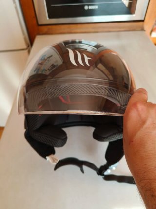 Casco MT Helmet Talla S-M Negro