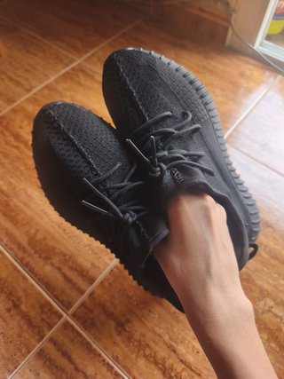 Adidas Yeezy Boost 350 V2 Negras Talla 42 Caja