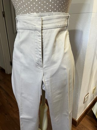 Pantalón de vestir gris claro de mujer