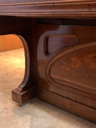 Piano antiguo de madera