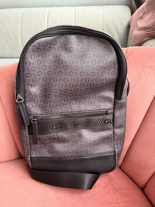 Mochila Guess Negra