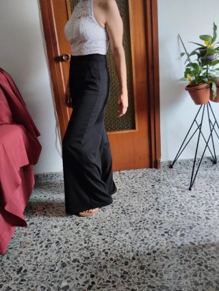 Mono elegante negro y blanco