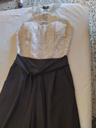 Mono elegante negro y blanco