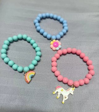 Set braccialetti per bambini con ciondoli