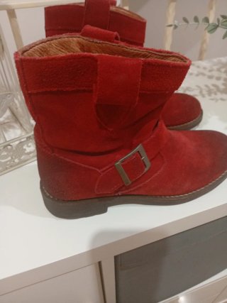 Botas de piel rojas