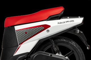 Scooter Eléctrico Askoll Helmo Blanco/Rojo