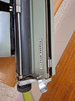 Máquina de escribir Hispano Olivetti