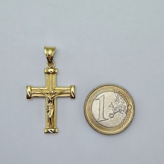 Colgante Cruz de Oro de 18k. Peso: 4.67 g.