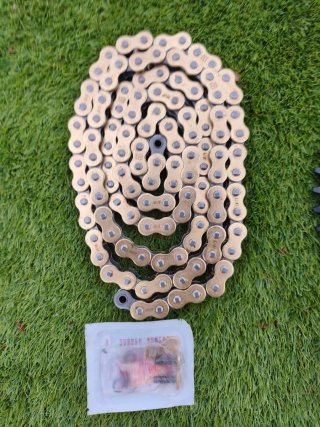 Corona Supersprox y Cadena DID 525VX3 Ducati
