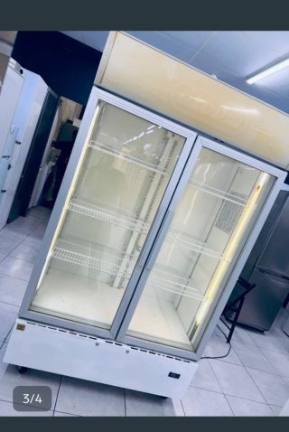Nevera expositora doble puerta cristal