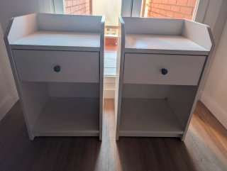 Juego de 2 mesitas de noche del ikea
