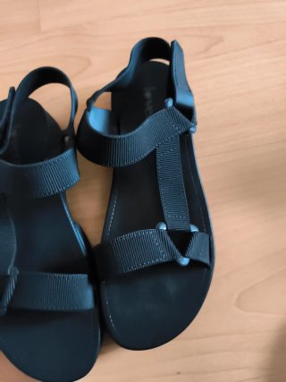 Sandalias negras