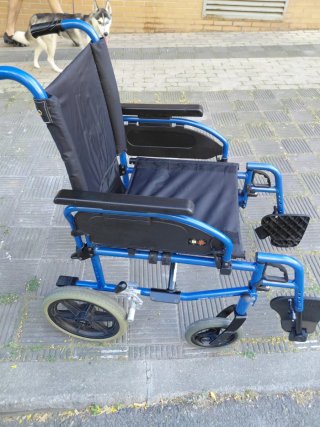 Silla de ruedas persona mayor