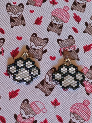 Figuras de huella de perro para aros