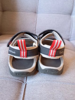 Sandalias Niños Negras y Rojas