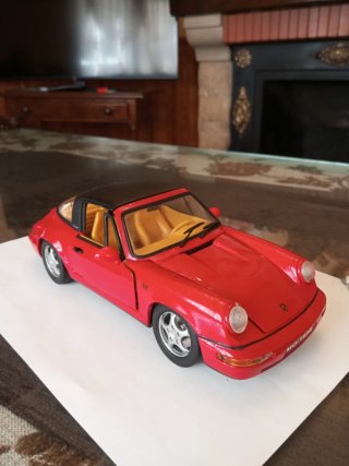 1:18 PORSCHE 911 TARGA