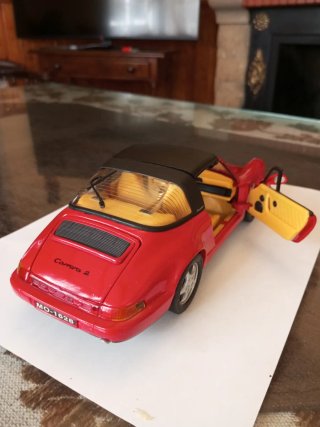 1:18 PORSCHE 911 TARGA