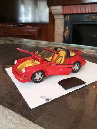 1:18 PORSCHE 911 TARGA