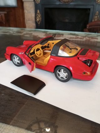 1:18 PORSCHE 911 TARGA