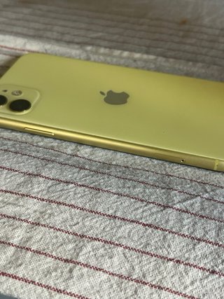 Apple IPhone 11 Giallo 64GB - in Ottime Condizioni