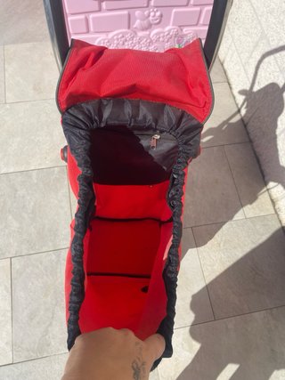 Carrito de la compra rojo