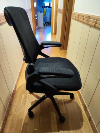 Silla de oficina ergonómica negra