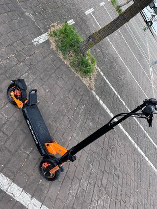 Patinete Eléctrico Naranja/Negro