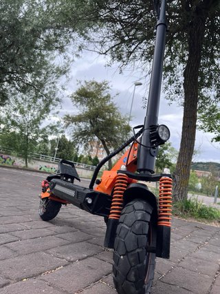 Patinete Eléctrico Naranja/Negro