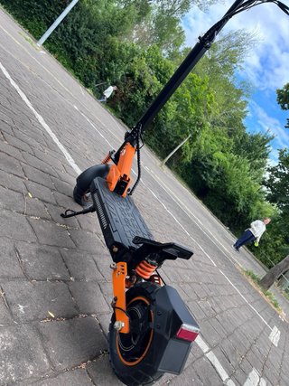 Patinete Eléctrico Naranja/Negro