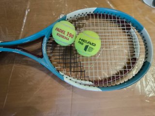 2 Raquetas de Tenis con Pelotas