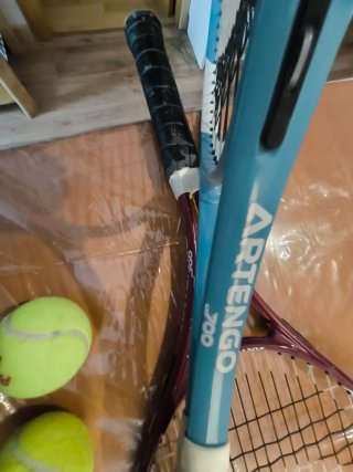 2 Raquetas de Tenis con Pelotas