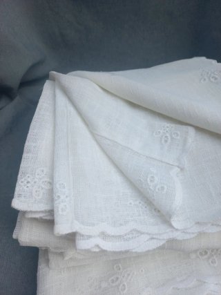 Tende vintage misto lino fiammato con ricamo .