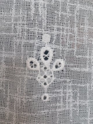 Tende vintage misto lino fiammato con ricamo .