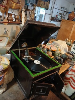 Gramófono antiguo