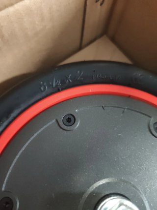 Rueda patinete eléctrico con neumático
