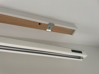 Tende verticali beige e bianche