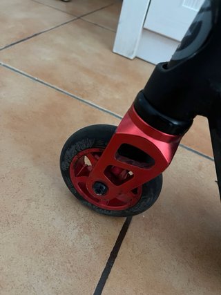 Patin Scooter Oxelo Negro y Rojo