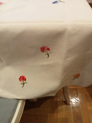 Mantel antiguo bordado flores