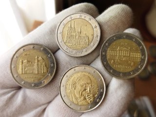 Monedas de 2 Euros Conmemorativas. Precio Unidad