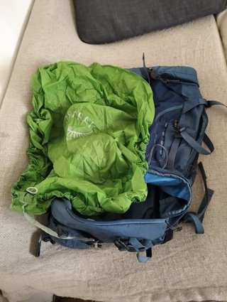 Mochila Osprey Kyte 46L Azul + funda lluvia
