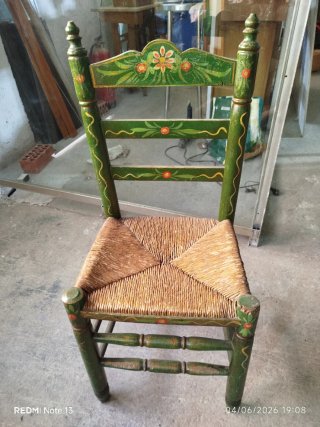 Silla artesana Sevilla madera pintada
