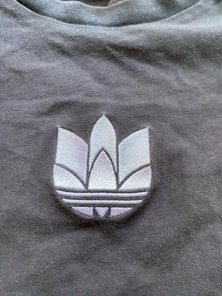 Camiseta Vintage Adidas Negra